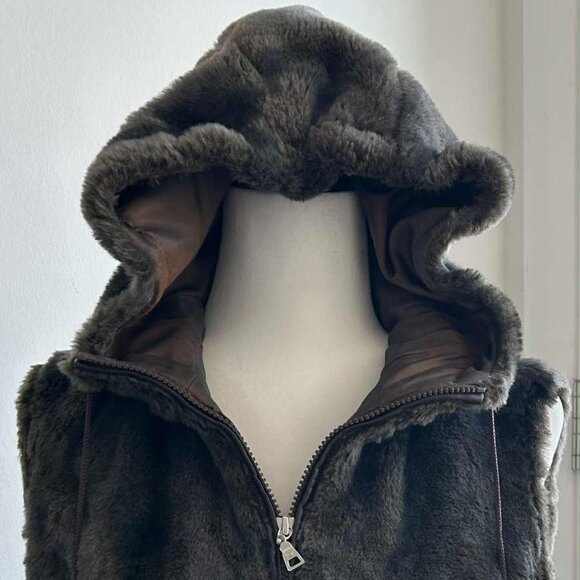 Danier Espresso Brown Plush Faux Fur Hooded Zip Vest with Metal Toggles – US S - Picture 3 of 12